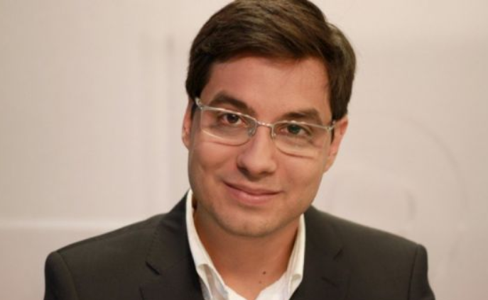 Светослав Иванов чака бебче от колежка – честито! Вижте красивата му бременна половинка
