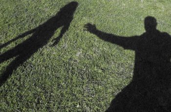 Шокиращ случай във Велико Търново: 41-годишен обвинен в блудство и порнография с малолетна