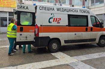 Удар на магистрала „Струма“: Румънски микробус изпрати две жени и две деца в болница