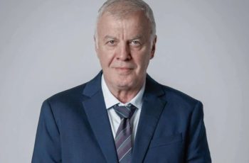 Наско Сираков на 64: Легендата, която не спира да се бори за Левски
