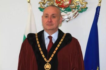 Пътят на Борис Велчев: От върховете на правосъдието до академичния елит