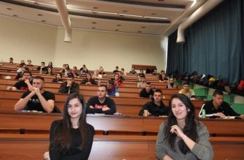 Скандал около матурите: Омбудсманът иска право на преразглеждане на оценките