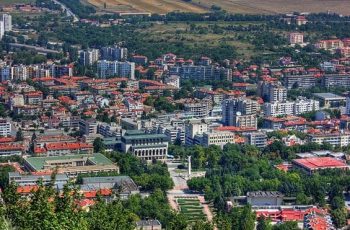 Мащабна инвестиция в Шумен: Градът заделя почти милион евро за обновяване на улици и детски площадки
