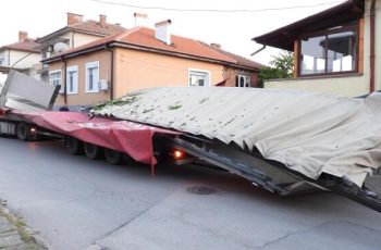 Ужас в Харманли: Пиян шофьор на тир едва не срина къща!
